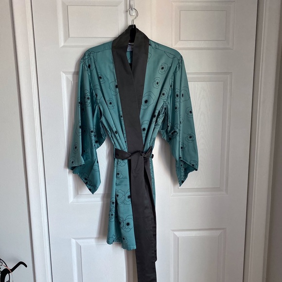 SIMON CHANG KIMONO - Picture 2 of 11